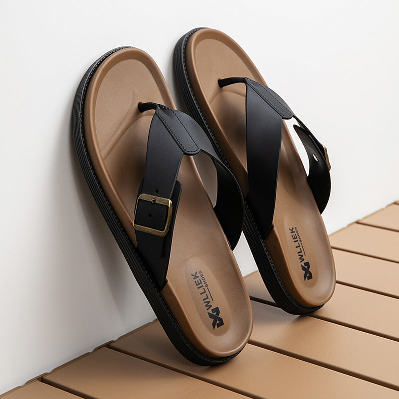 Sandalias de playa para hombre en color negro y marrón con suela antideslizante de PVC y diseño ergonómico.