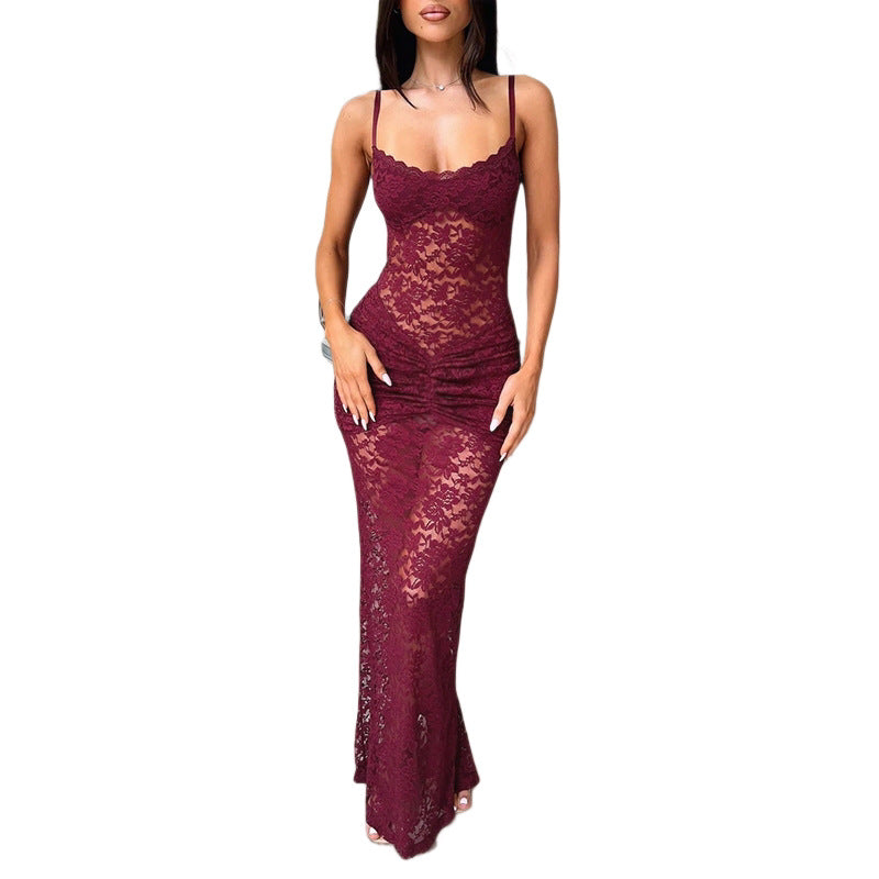Vestido largo ajustado de encaje floral color vino con tirantes y escote festoneado para mujer.