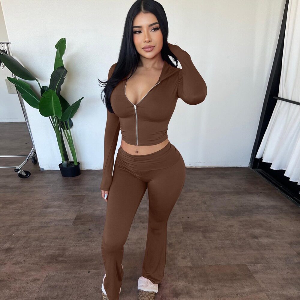 Chándal de Mujer con Capucha y Pantalón Acampanado - Estilo Versátil | ZYVA