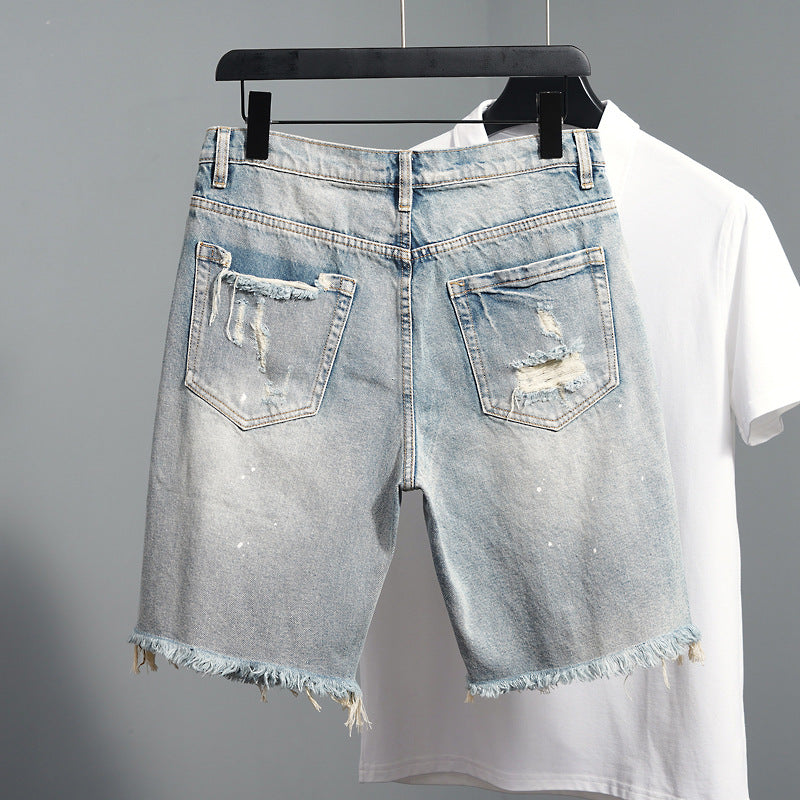 Bermudas vaqueras para hombre en azul claro con efecto desgastado, corte recto y bolsillos traseros estilo vintage.