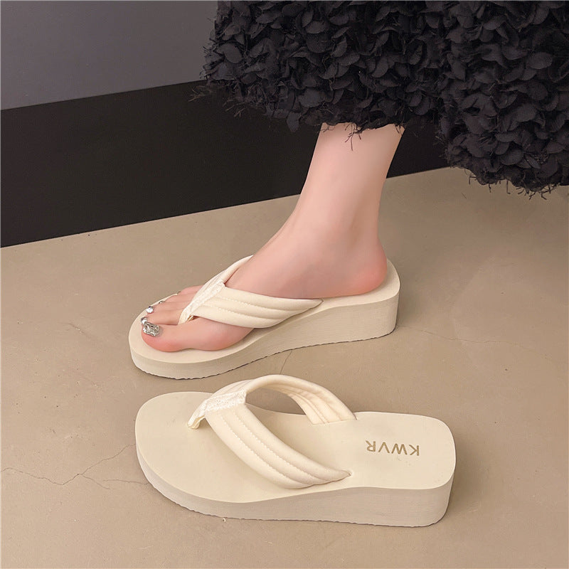 Sandalias de cuña para mujer en color beige con plataforma cómoda y suela antideslizante para playa.